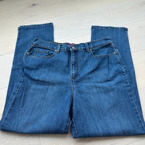Gloria Vanderbilt 'Amanada' Jeans - Picture 1 of 10